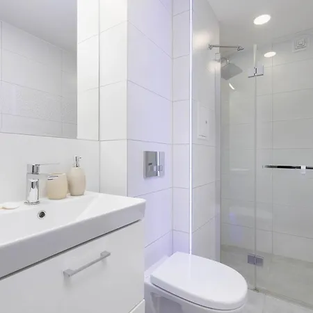 Apartment Wczasowa With Balcony Mountain View & Parking In By Renters *